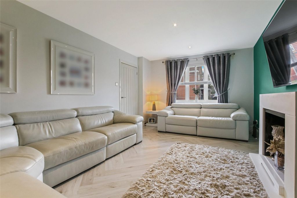 Property photo 2 of 33 Picture No. 03
