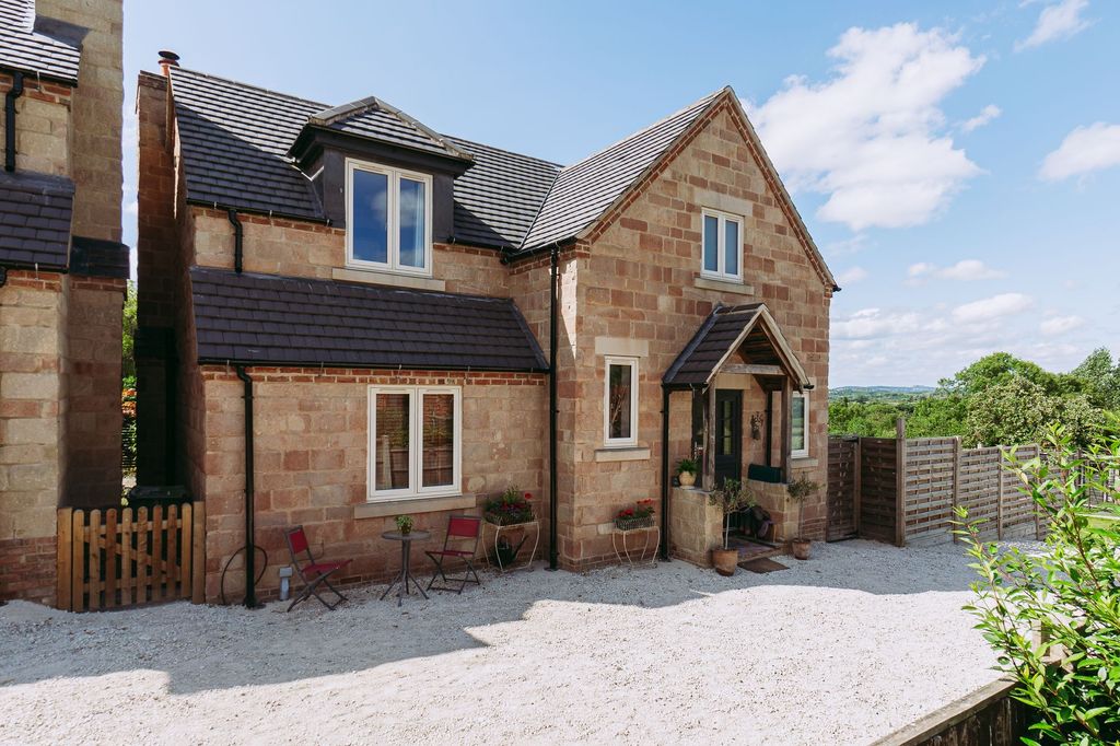 Property photo 1 of 29