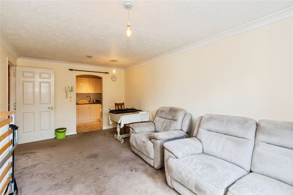 Property photo 3 of 14 Living Room