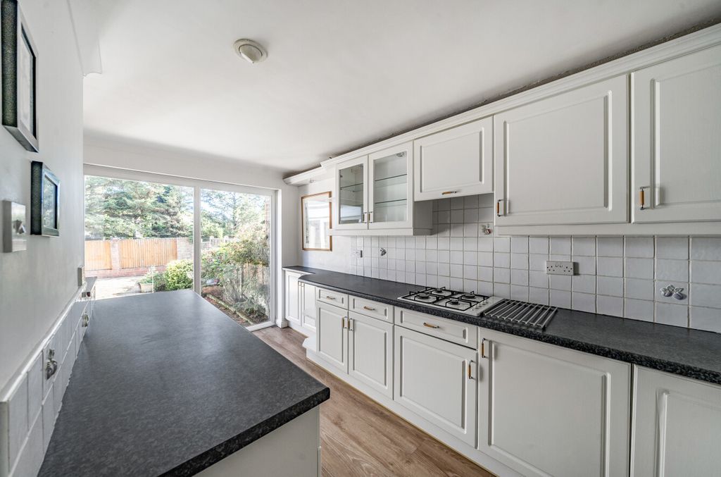 Property photo 2 of 13 1360065-4-68Dbe22...