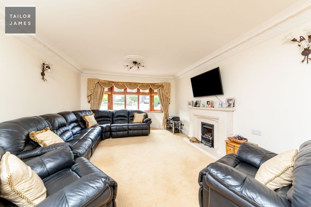 Property photo 3 of 27