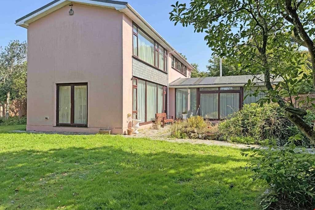 Property photo 3 of 18 Photo 3