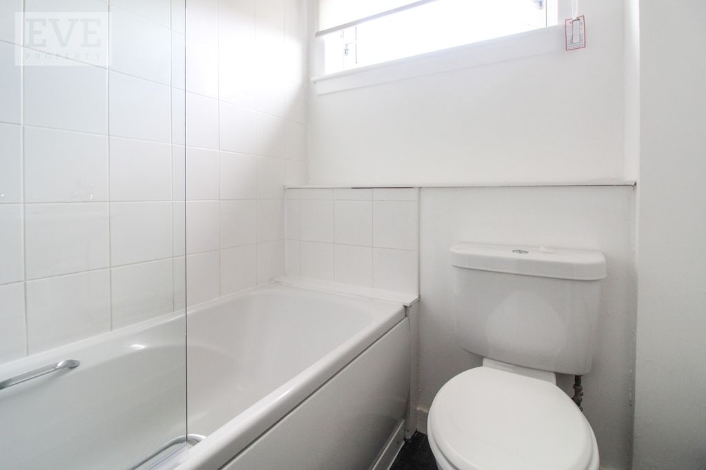 Property photo 2 of 8 Graham 8