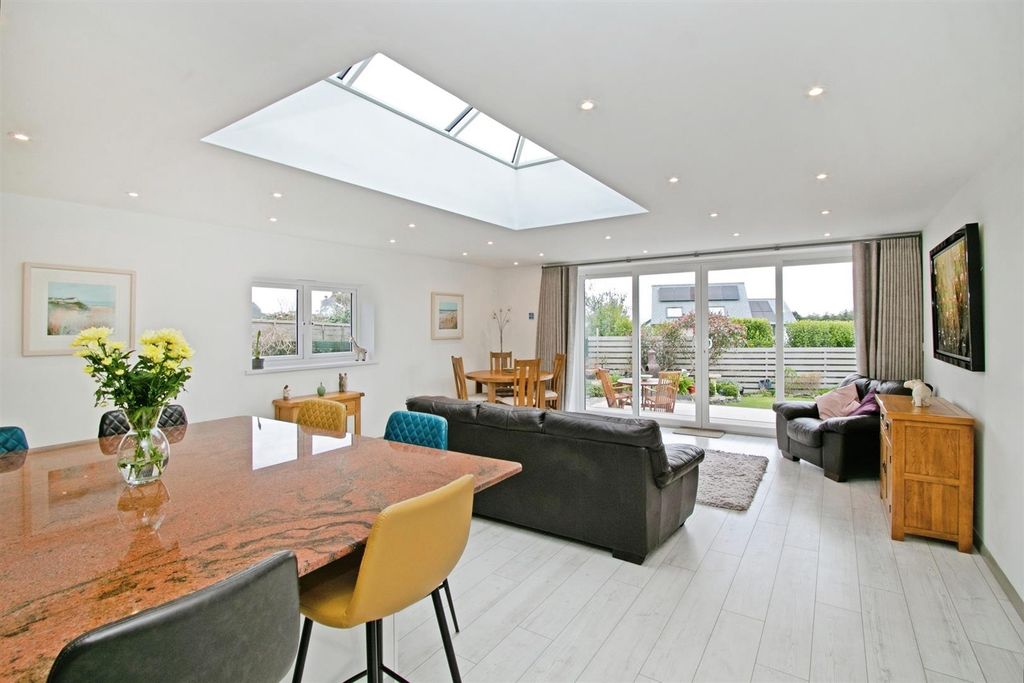 Property photo 2 of 30 Photo 19.Jpg