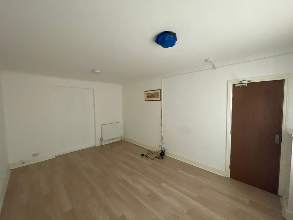 Property photo 3 of 13 Gallery