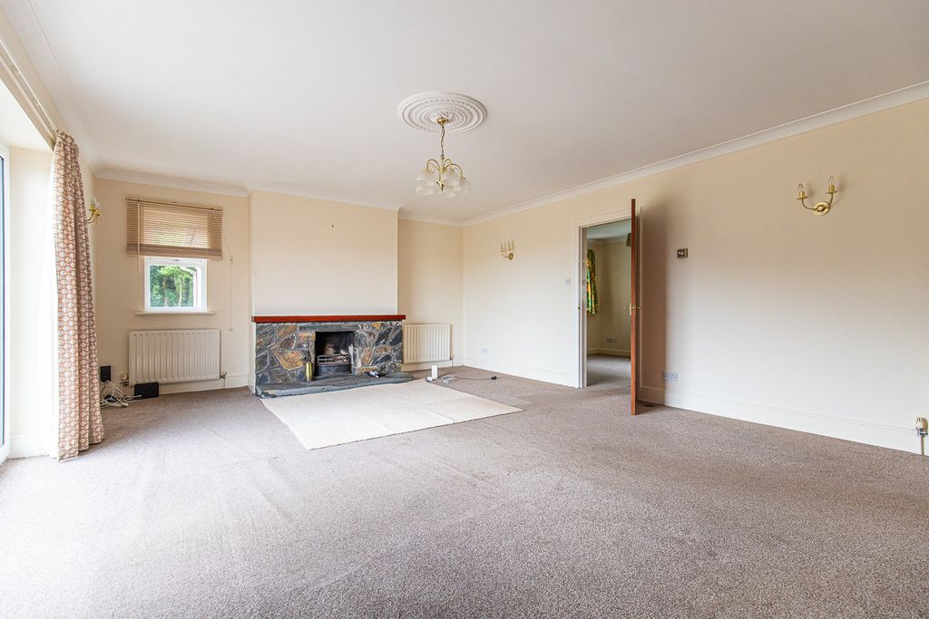 Property photo 3 of 26