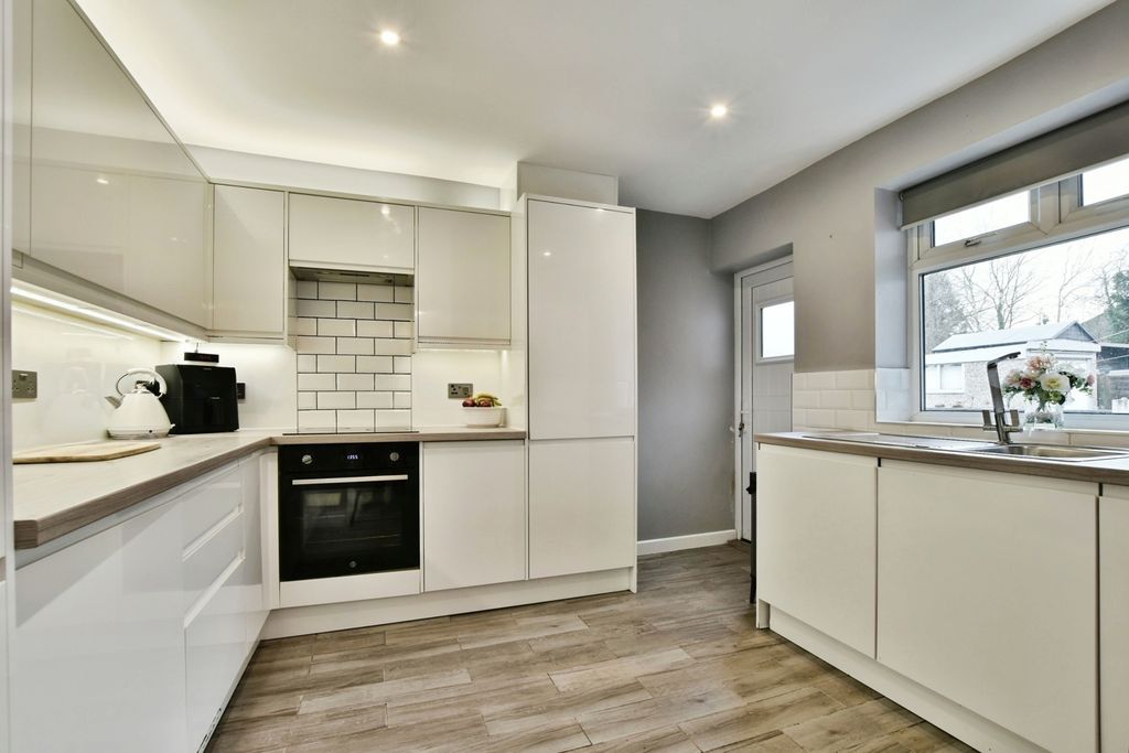 Property photo 2 of 28 Pbox-Img.Jpg