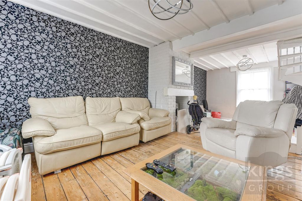 Property photo 1 of 16 Lounge