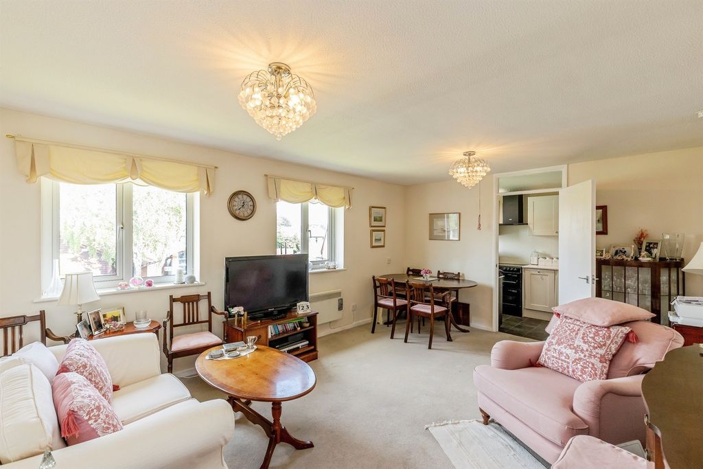 Property photo 3 of 17