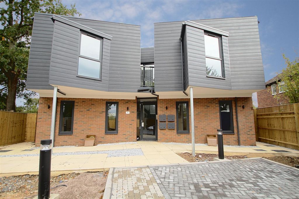 Property photo 1 of 6