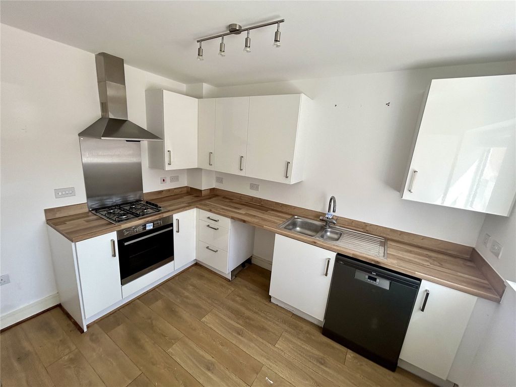 Property photo 2 of 15 Picture No. 08