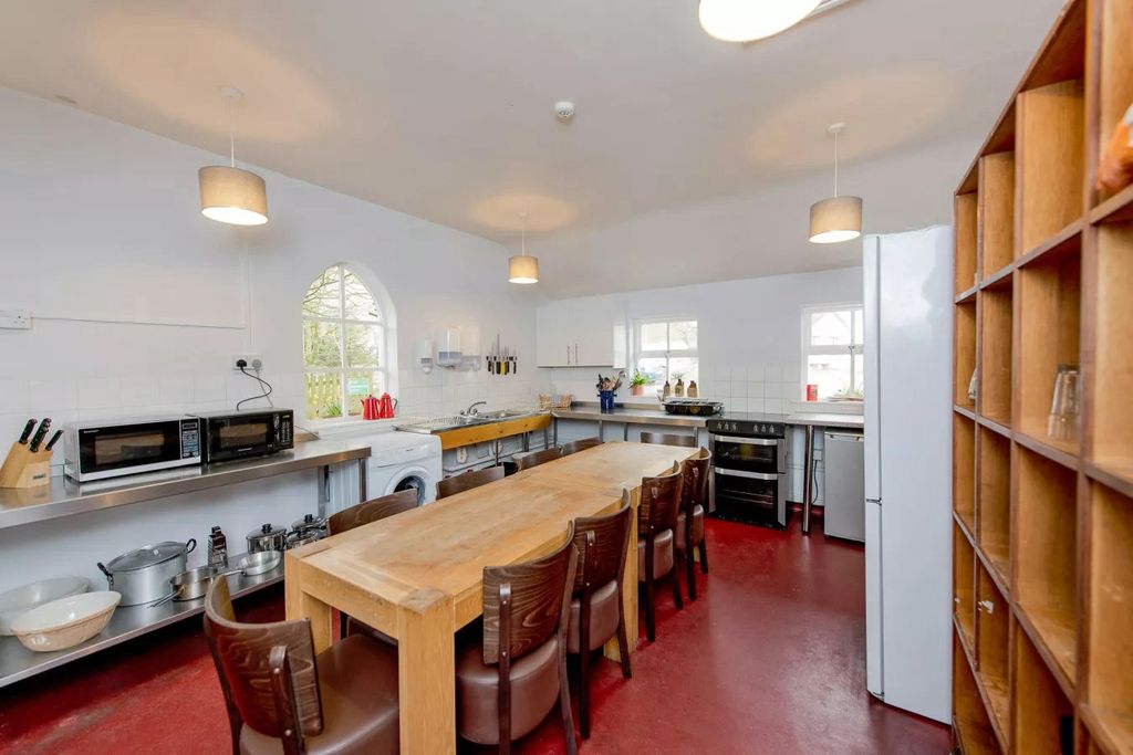 Property photo 3 of 19