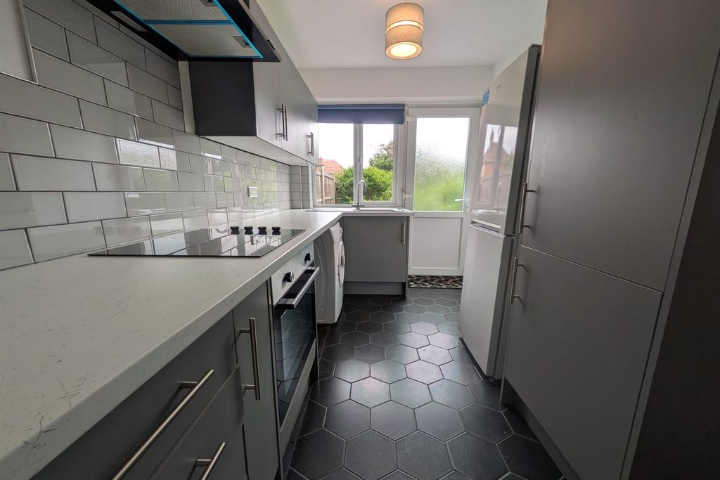 Property photo 1 of 12 (Main)