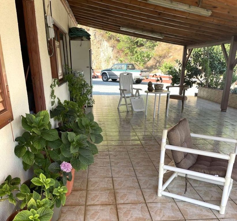 Property photo 3 of 27
