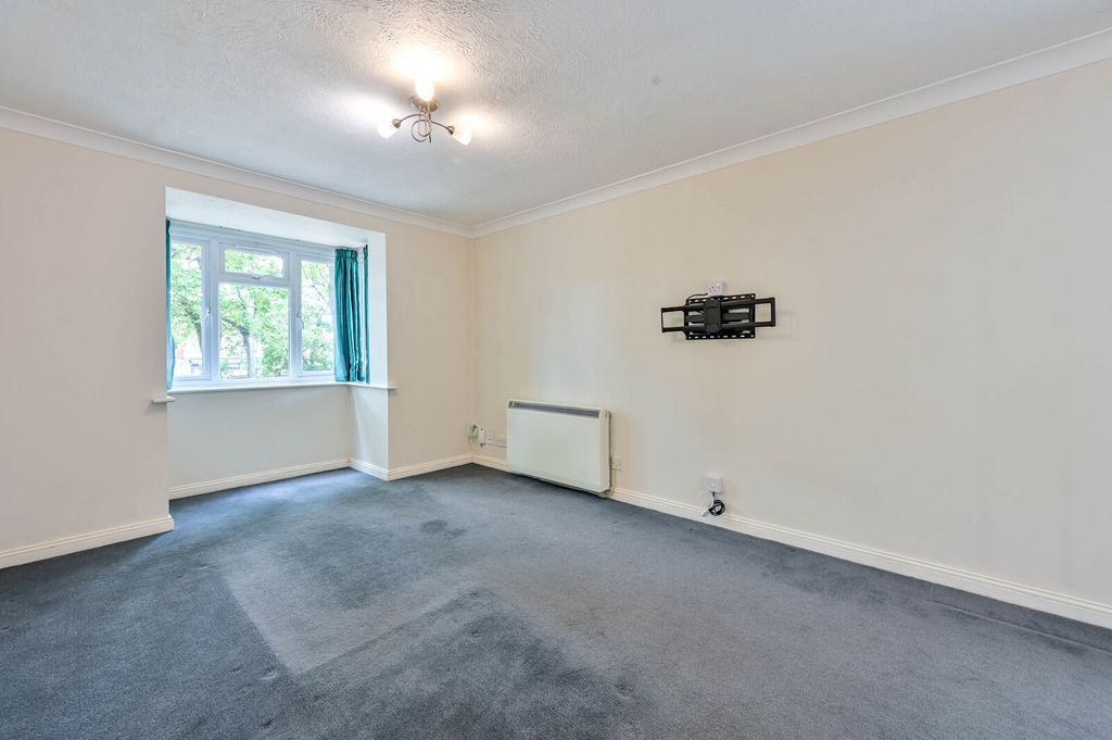 Property photo 3 of 9