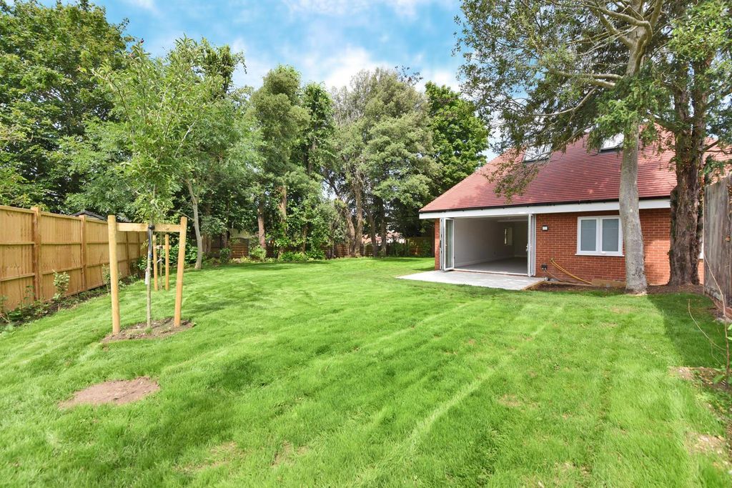 Property photo 1 of 16 19-1472x982.Jpg