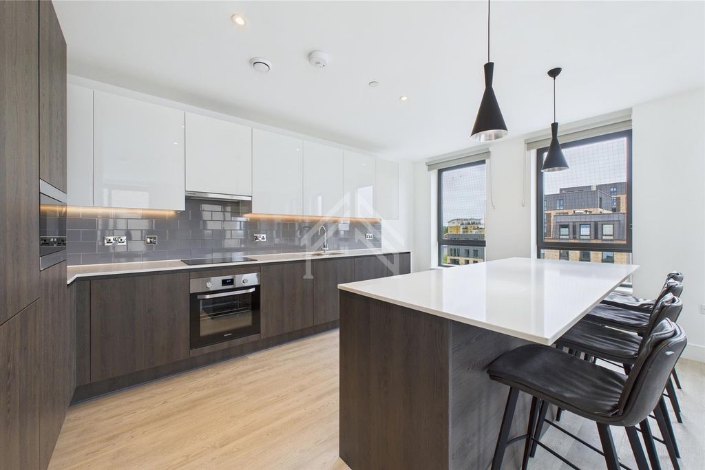 Property photo 2 of 16 Cam02700G0-Pr0310-Still001.Jpg