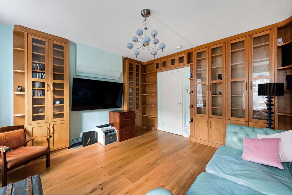 Property photo 3 of 13