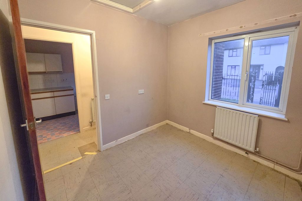 Property photo 3 of 15 89 Whitegate Vale, Nottingham, Nottinghamshire, Ng11 9nd