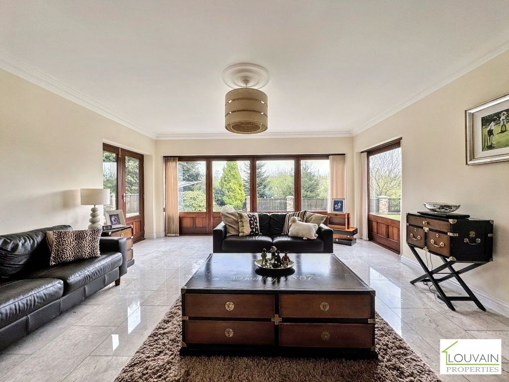 Property photo 2 of 52