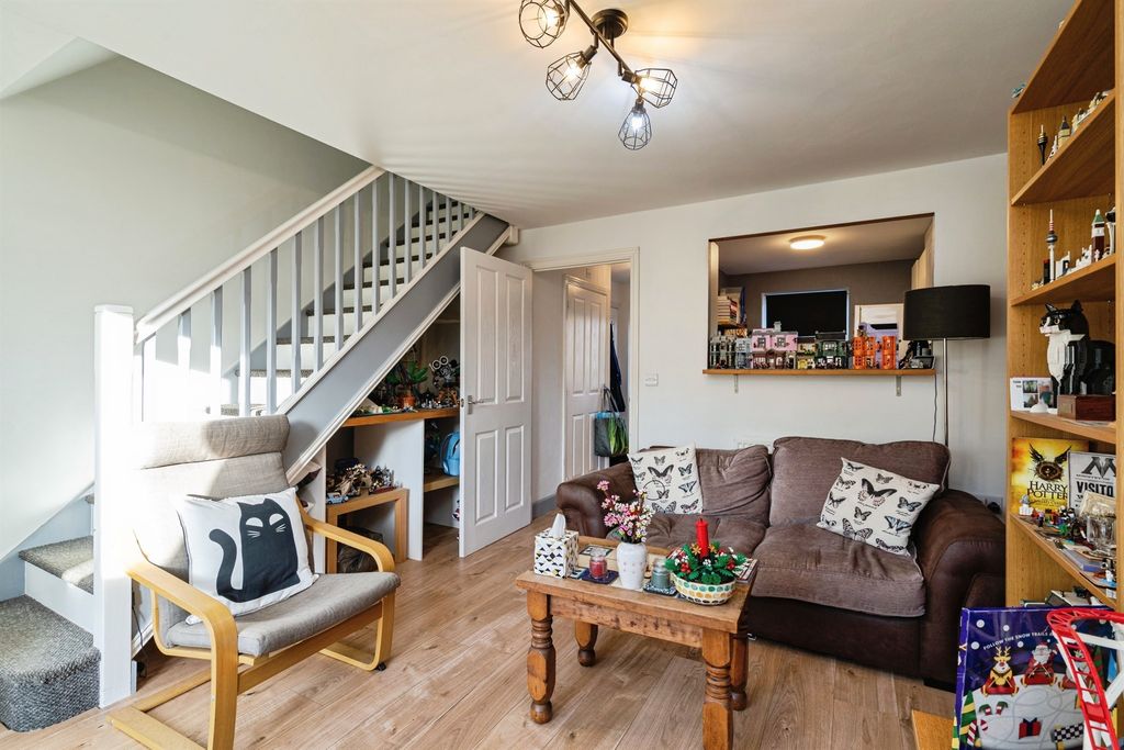 Property photo 2 of 17