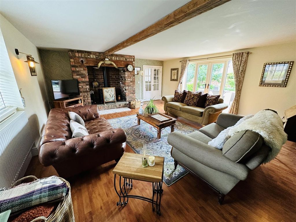 Property photo 2 of 34