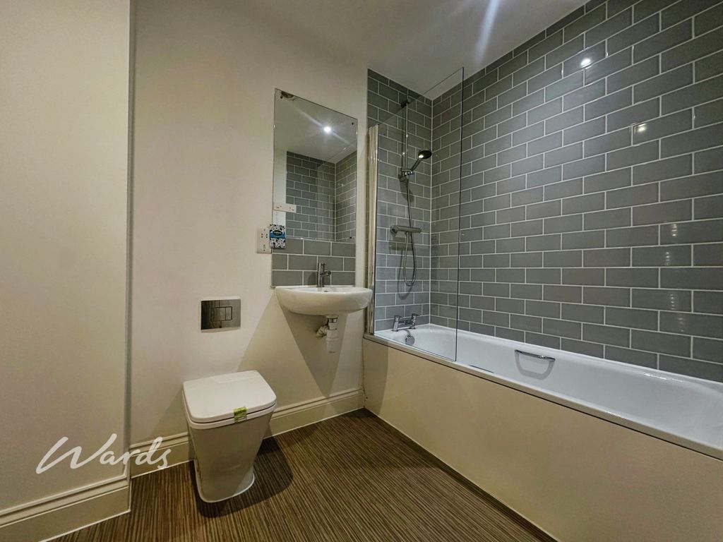 Property photo 3 of 16 Bathroom