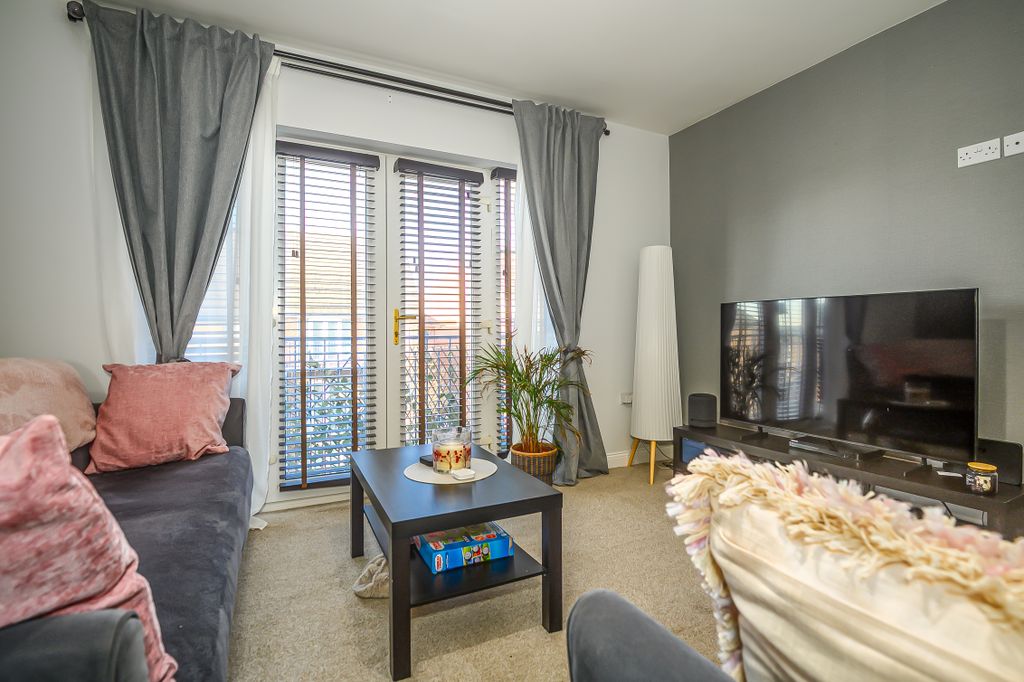 Property photo 3 of 18