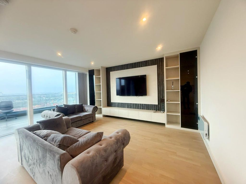 Property photo 3 of 24