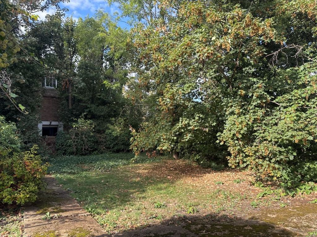 Property photo 3 of 4