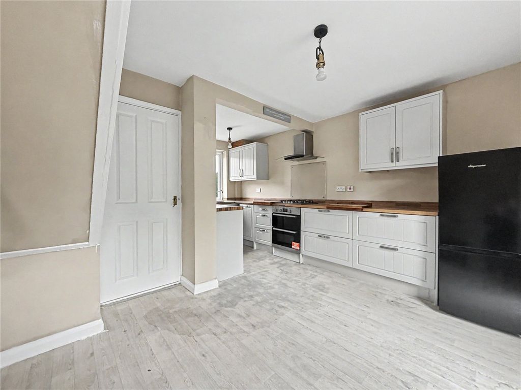 Property photo 1 of 17 Picture No. 16