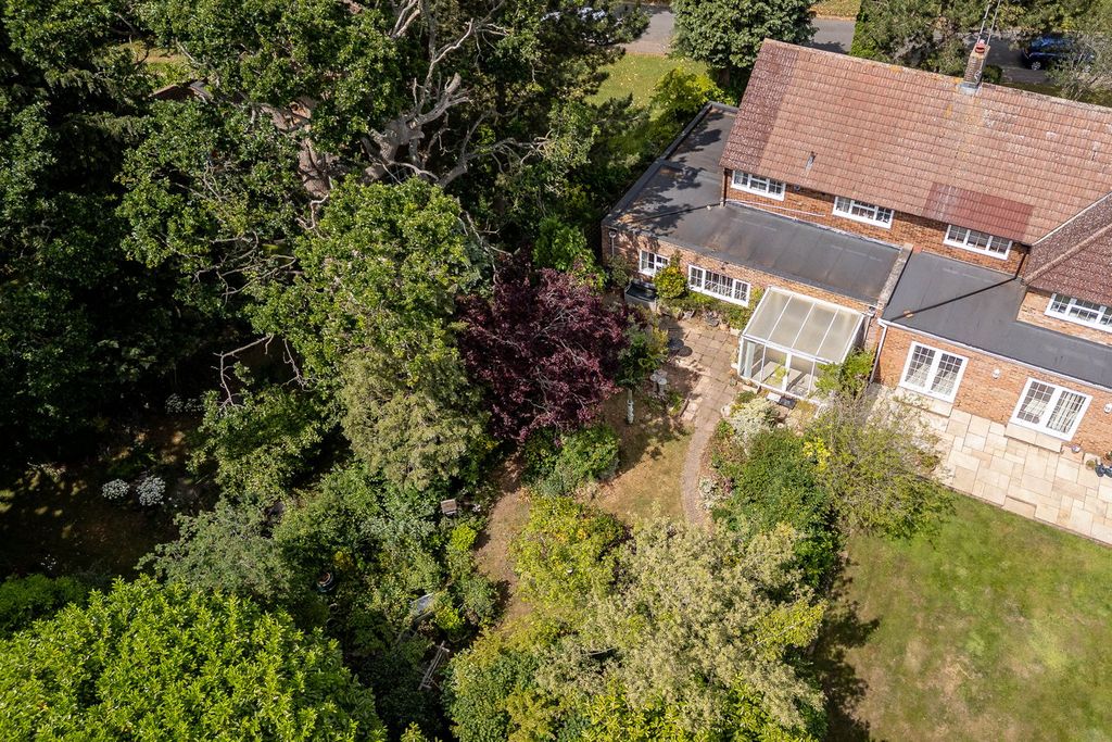Property photo 3 of 32