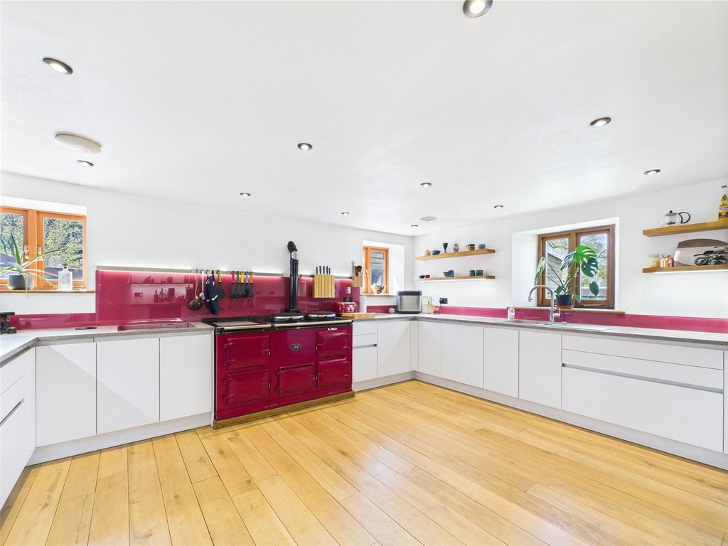 Property photo 2 of 35 Picture No. 04