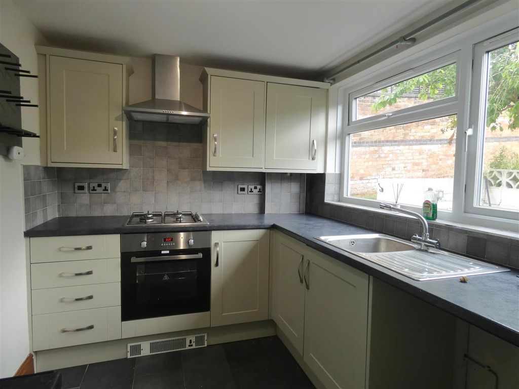 Property photo 3 of 15 Kitchen.Jpg