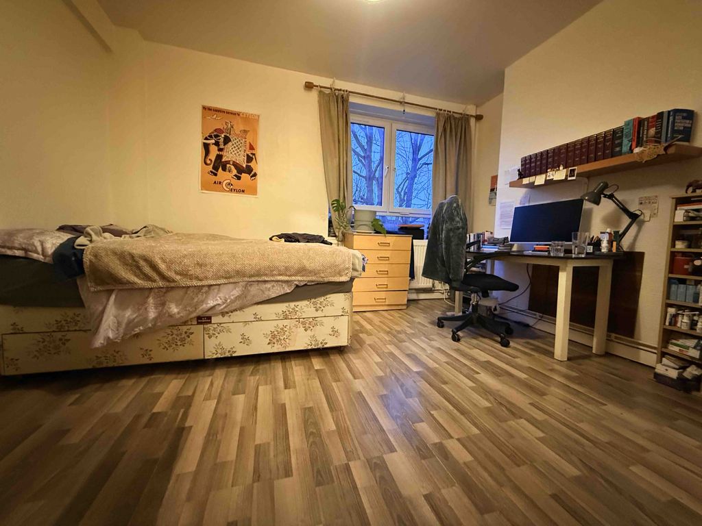 Property photo 1 of 3 Flat Share