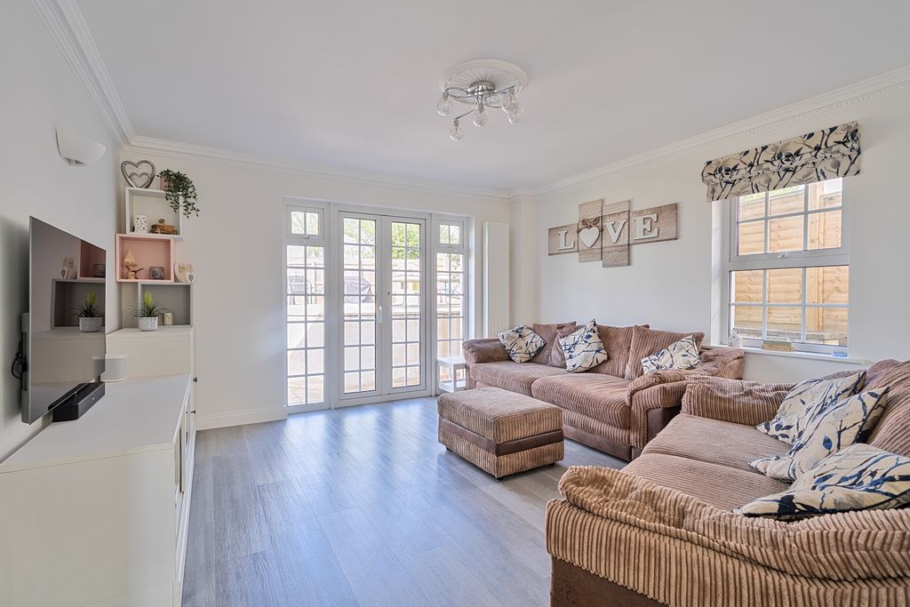 Property photo 2 of 23 1457719-13-6A01F4d20647E