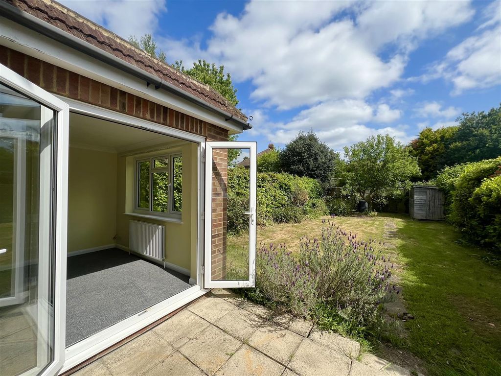 Property photo 3 of 11 Garden 2025.Jpg