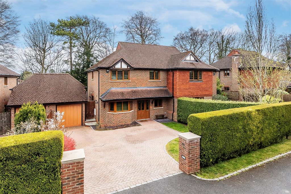 Property photo 1 of 18 4-Maple-Grove-2.Jpg