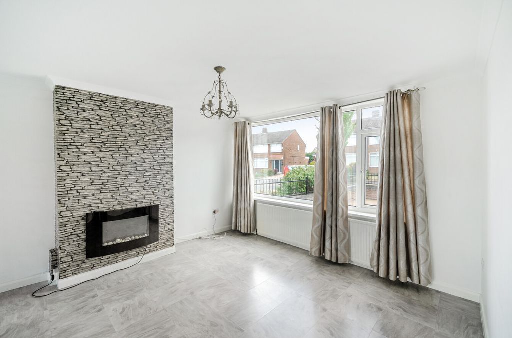 Property photo 2 of 20 1298444-14-682F45...