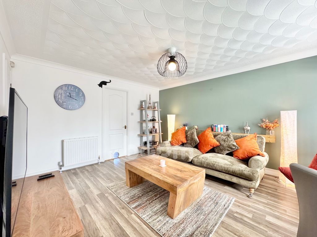 Property photo 3 of 27 St.Annes Wynd, Erskine Lounge Shot