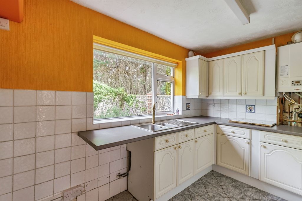 Property photo 3 of 19