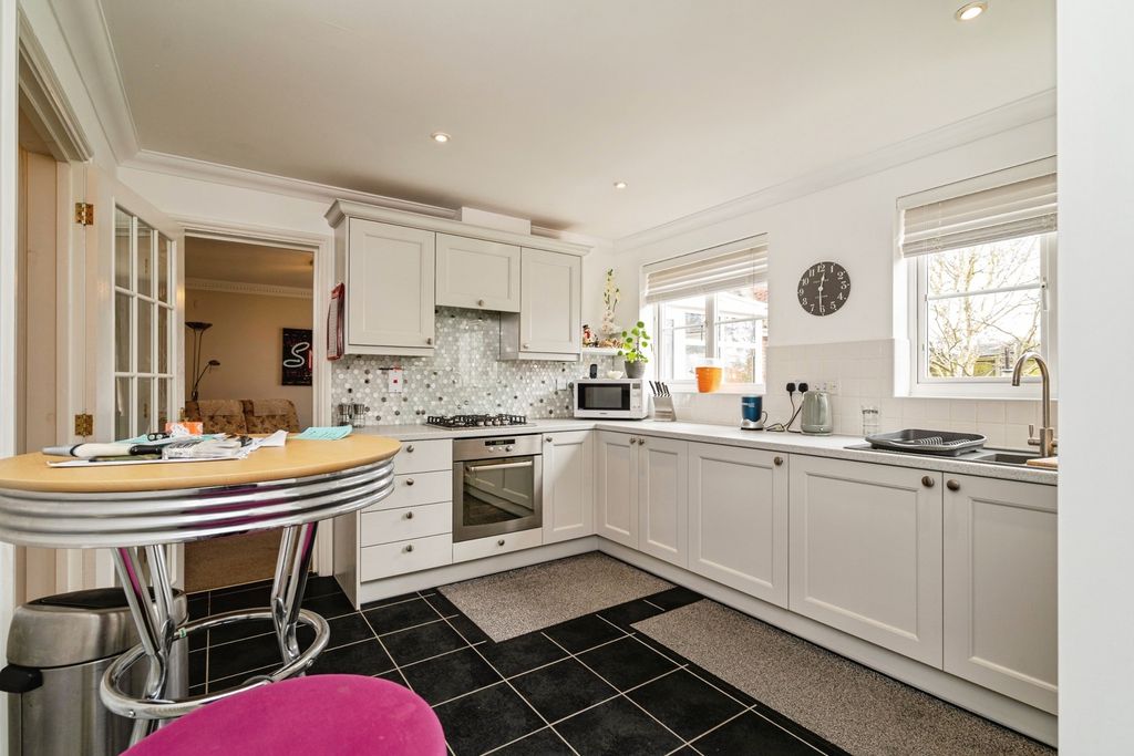Property photo 2 of 28 Pbox-Img.Jpg