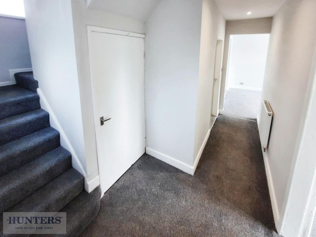 Property photo 3 of 17 Hallway