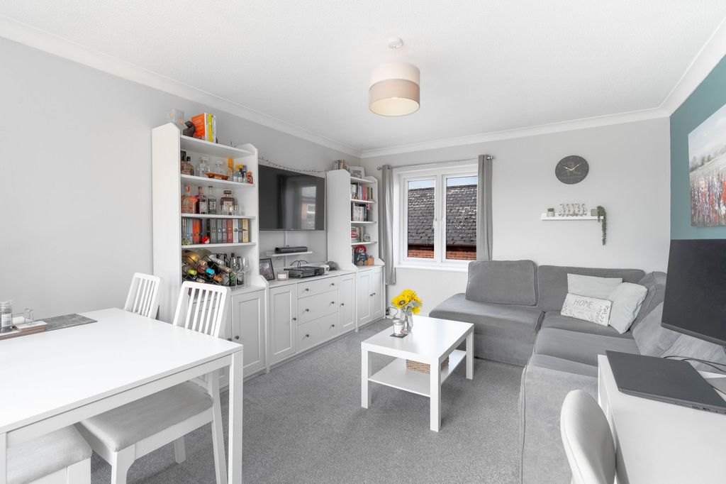 Property photo 3 of 7