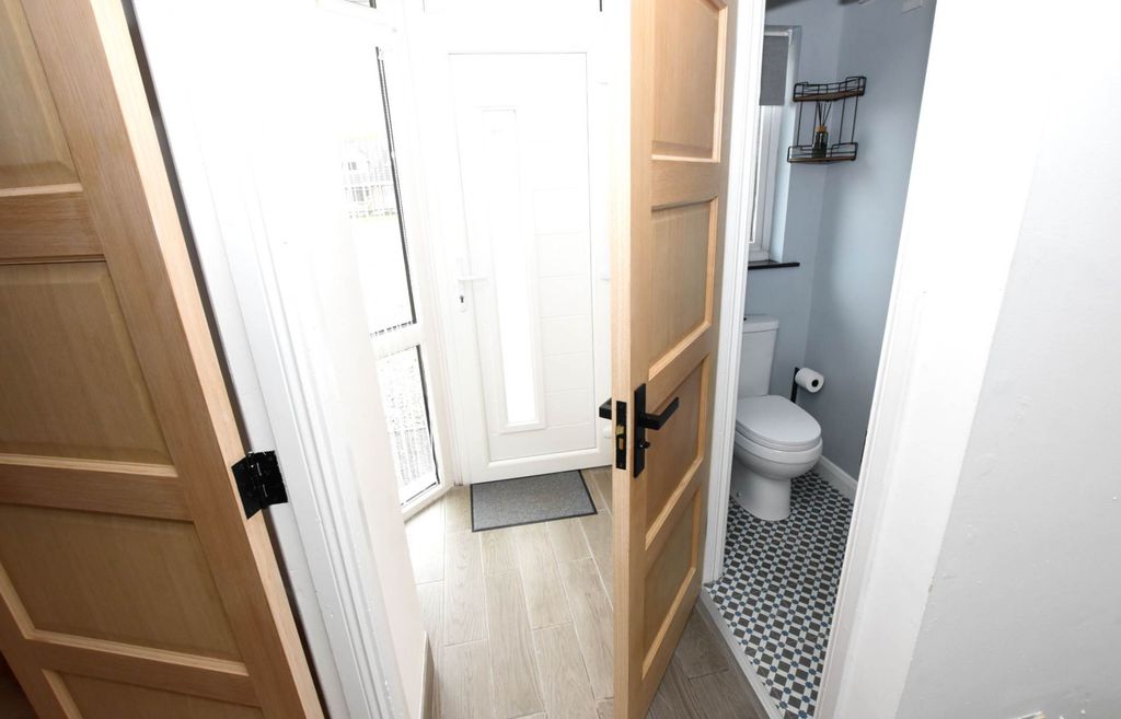 Property photo 3 of 23