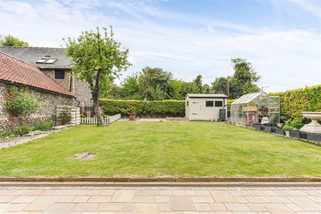 Property photo 3 of 26 Cotton End-40.Jpg