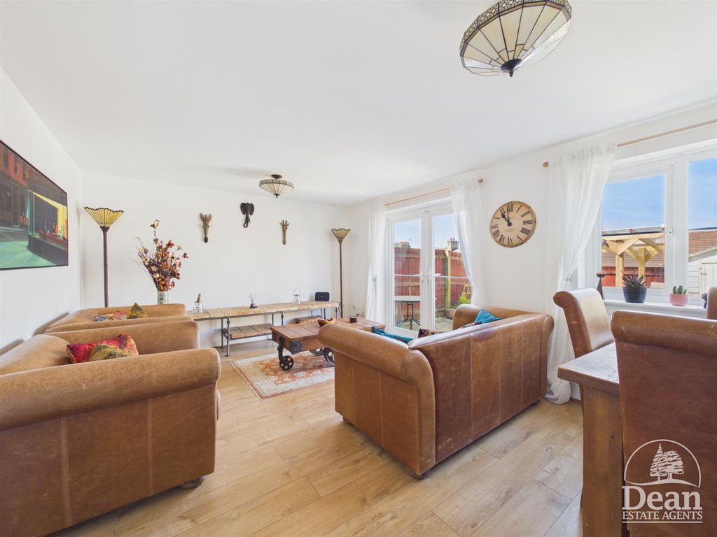 Property photo 2 of 18