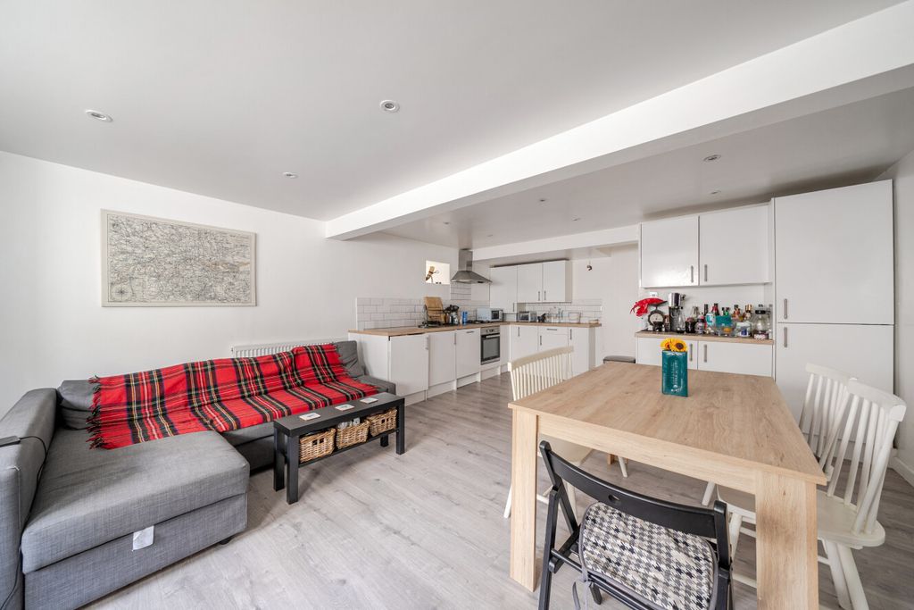 Property photo 3 of 12 1488397-5-6A60dc1...
