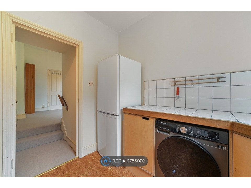 Property photo 3 of 12 Kitchen