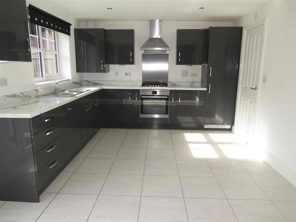 Property photo 1 of 12 Kitchen
